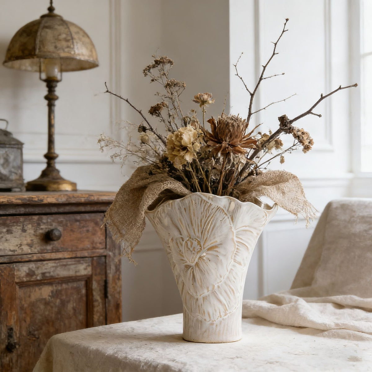 MCOIKY®Scalloped Edge Ceramic Accent