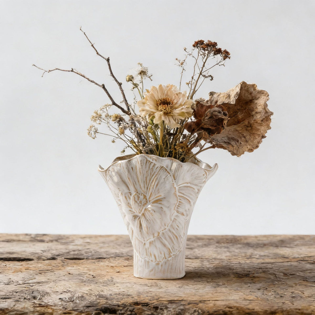 MCOIKY®Scalloped Edge Ceramic Accent